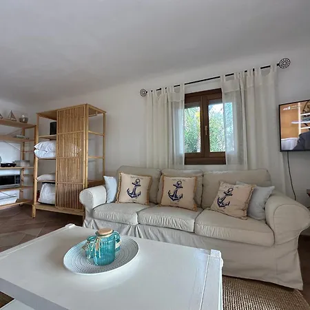 Divers House アグラリ