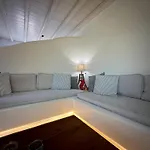 Divers House * Αγράρι