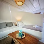 Divers House Αγράρι