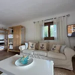 Divers House Αγράρι