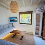 Divers House *